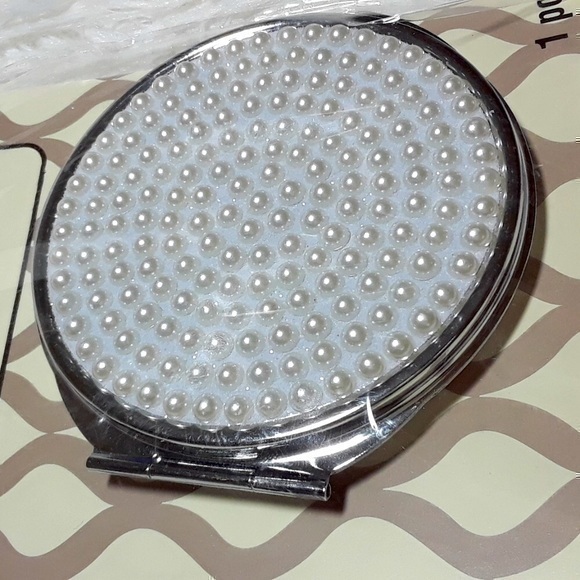 ☄Pearly Front Compact Mirror - Picture 1 of 4